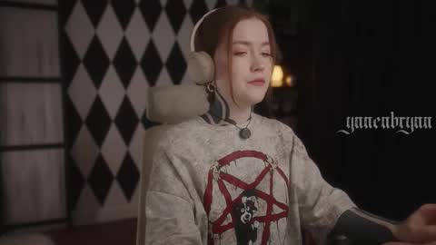 Snapshot of ynnenbrynn chatting on October 10, 7:14 am ynnenbrynn online show from October 10, 7:14 am