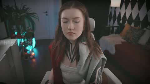 Snapshot of ynnenbrynn chatting on December 26, 7:56 am ynnenbrynn online show from December 26, 7:56 am