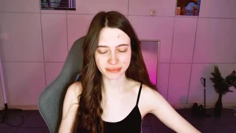 yoka_paradoxxx online show from March 26, 9:14 am