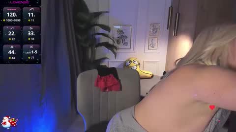 Yolanda online show from December 5, 7:55 pm