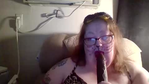 yomoopy online show from October 31, 3:07 am