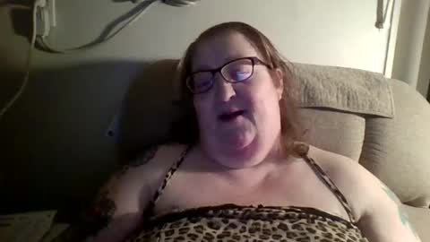 yomoopy online show from February 5, 4:06 am