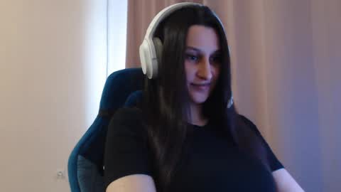 Sophie online show from April 14, 2:53 pm