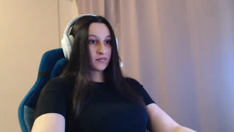 Sophie online show from April 3, 1:51 pm