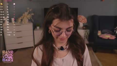 Elizabeth brunette -- Darline blonde  online show from November 24, 7:12 pm