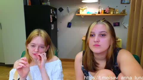 Anna and Luna online show from April 4, 6:15 pm