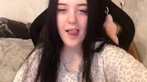 your_8a8y online show from September 25, 9:49 am