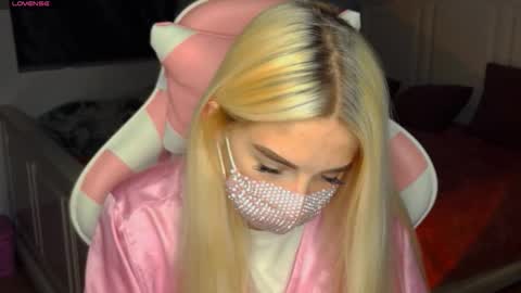 Snapshot of your___barbie chatting on January 6, 12:05 am Barbie online show from January 6, 12:05 am