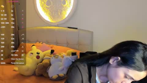 mia3 online show from February 21, 4:15 am