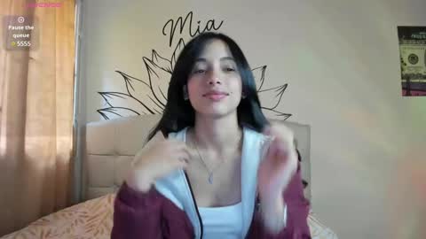 mia3 online show from February 19, 1:28 pm