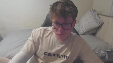 Max online show from May 29, 2:04 pm