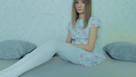 Lily online show from March 3, 11:33 am