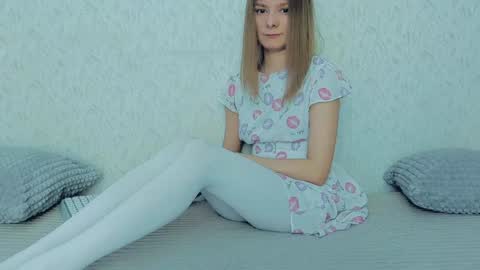 Lily online show from January 19, 5:37 am