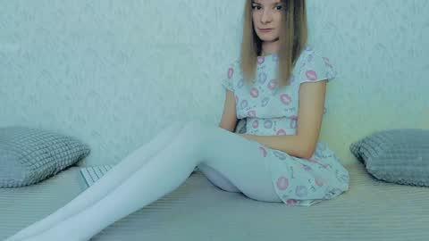 Lily online show from February 5, 5:52 am