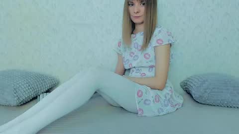 Lily online show from March 3, 5:53 am