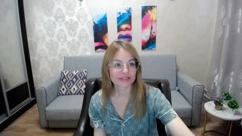Snapshot of your_crush_12 chatting on October 17, 7:01 am your_crush_12 online show from October 17, 7:01 am