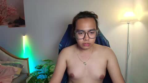 your_dreamgirlxxx69 online show from April 7, 11:56 am