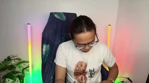 your_dreamgirlxxx69 online show from March 28, 11:33 am