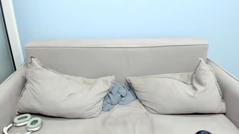 your_shy_guy online show from February 19, 8:30 pm