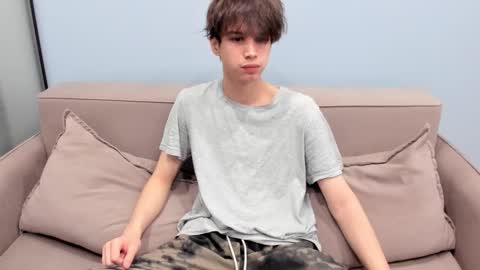 your_shy_guy online show from November 27, 10:28 pm