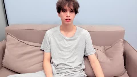 your_shy_guy online show from November 29, 8:27 pm