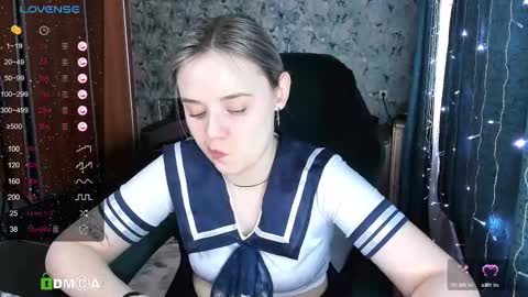 Snapshot of your_small_bunny chatting on February 9, 7:48 am Molly online show from February 9, 7:48 am