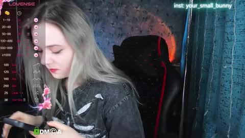Snapshot of your_small_bunny chatting on October 14, 3:31 am Molly online show from October 14, 3:31 am