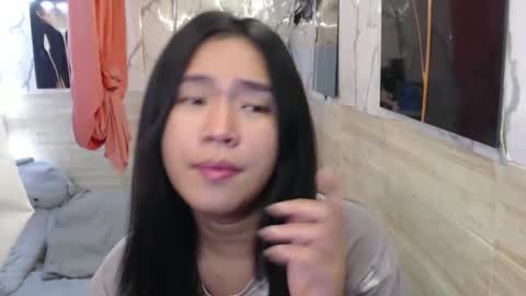 your_twinkletoes18 online show from March 6, 3:05 am