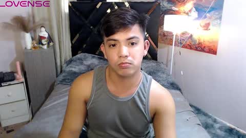 Snapshot of yourasian_bradley chatting on October 1, 6:23 am yourasian_bradley online show from October 1, 6:23 am