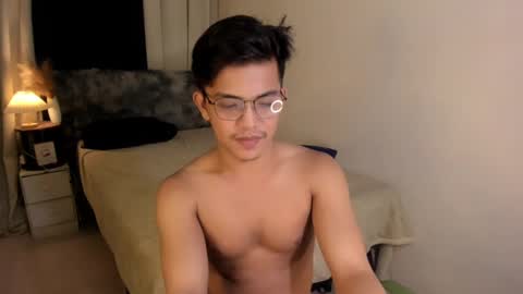 Snapshot of yourasian_bradley chatting on March 9, 5:28 pm yourasian_bradley online show from March 9, 5:28 pm