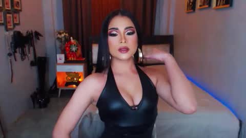 Snapshot of yourasian_cherryfaux chatting on October 12, 10:41 am alexandria online show from October 12, 10:41 am