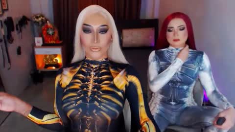 Snapshot of yourasian_cherryfaux chatting on October 5, 12:02 pm alexandria online show from October 5, 12:02 pm
