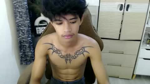 yourasian_eric online show from February 23, 7:05 pm