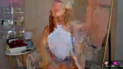 Snapshot of yourcutesofi chatting on March 11, 5:24 am Sofia independent model 3 online show from March 11, 5:24 am