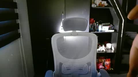 yourfantasyyy_ online show from February 12, 8:40 am
