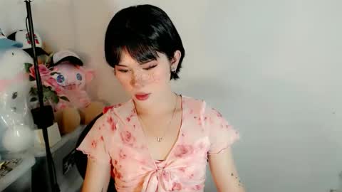 Snapshot of yourfavorateella chatting on October 2, 5:17 am PrettyElla online show from October 2, 5:17 am