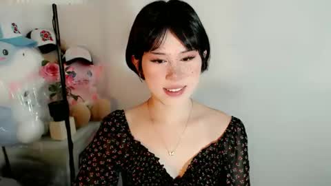 Snapshot of yourfavorateella chatting on October 7, 1:45 am PrettyElla online show from October 7, 1:45 am