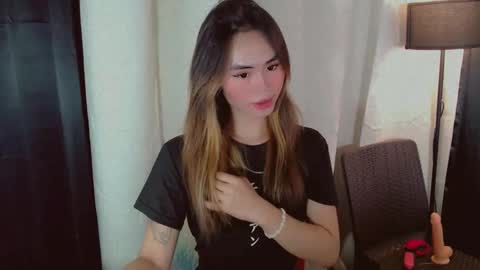 Snapshot of yourfavorateremi chatting on October 10, 6:19 am Remrem online show from October 10, 6:19 am