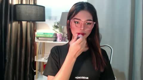 Snapshot of yourfavoratesunshine chatting on September 17, 9:57 am Sunshine online show from September 17, 9:57 am