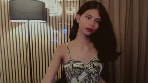 Vivian online show from November 3, 4:24 am