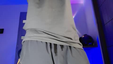 yourfavorite_bigclit online show from April 22, 5:53 pm