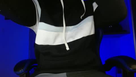 yourfavorite_bigclit online show from May 6, 10:21 am