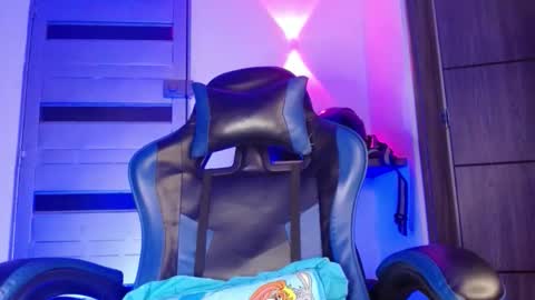 yourfavorite_bigclit online show from May 19, 8:54 am