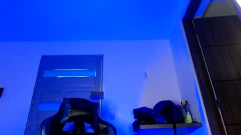 yourfavorite_bigclit online show from June 22, 11:17 am