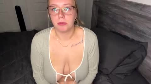 Snapshot of yourfunamanda chatting on September 18, 2:15 am Amanda Ivy online show from September 18, 2:15 am