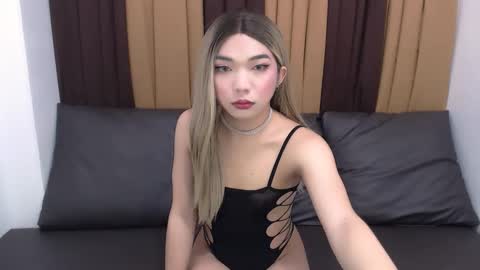 Snapshot of yourgirlzachary chatting on February 22, 5:44 am Goddess Yoshi online show from February 22, 5:44 am