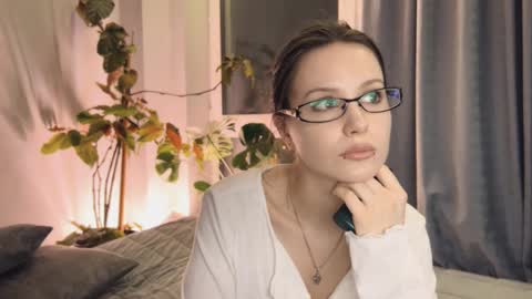 Aida online show from March 10, 6:23 pm