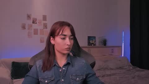 Snapshot of yourjullymoon chatting on October 18, 6:34 pm Jully online show from October 18, 6:34 pm