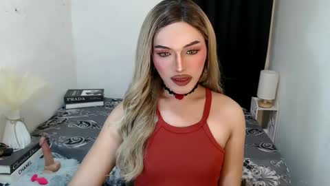 TIFFANY SUCKING QUEEN online show from April 4, 8:16 pm