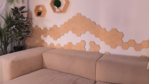 yourstarnmoon online show from September 15, 5:53 am